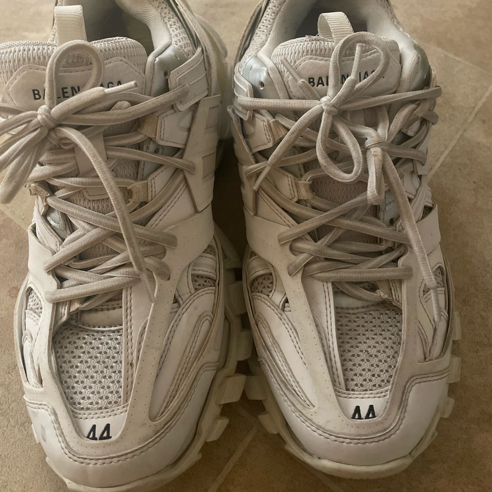 Men’s Balenciaga triple S track shoe